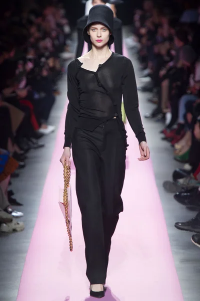 Look 25